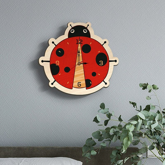 Wandklok lieveheersbeestje voor de kinderkamer
