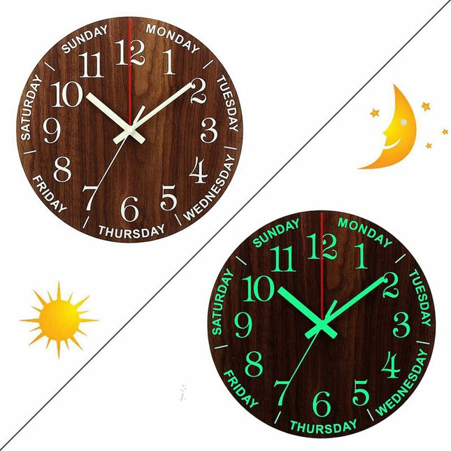 Houten wandklok met dagen van de week