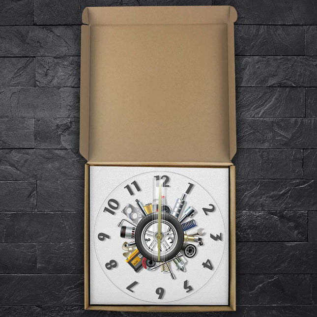 Originele wandklok voor de automonteur