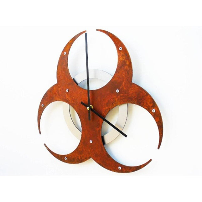 Industriële wandklok biohazard roest look