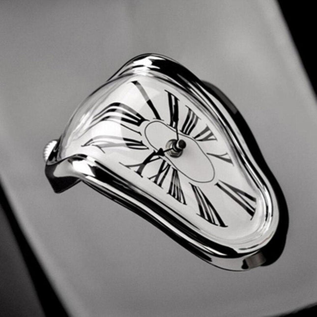 Smeltende klok in surrealistische stijl