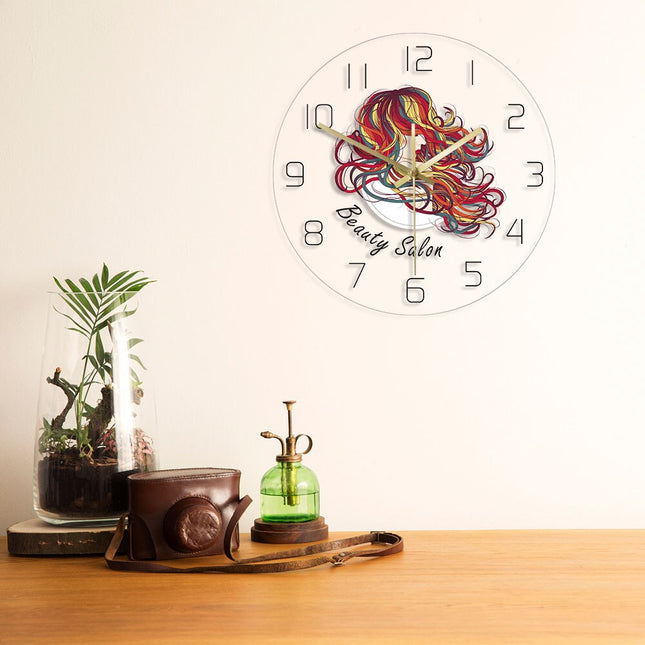 Moderne wandklok voor de kapsalon