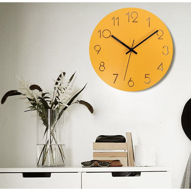 Moderne gele minimalistische design wandklok
