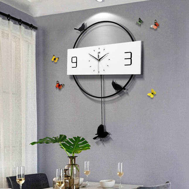 Moderne houten wandklok met vogels