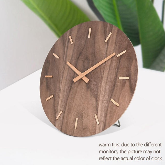 Stille minimalistische wandklok van hout