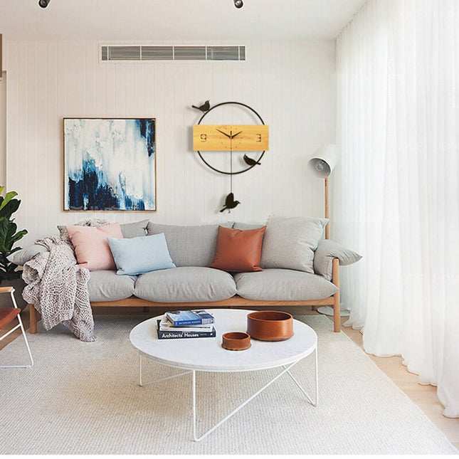 Moderne houten wandklok met vogels