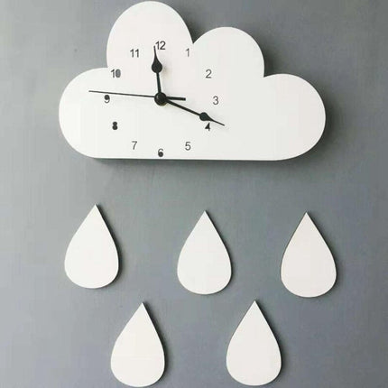 Decoratieve wandklok wolk met regendruppels