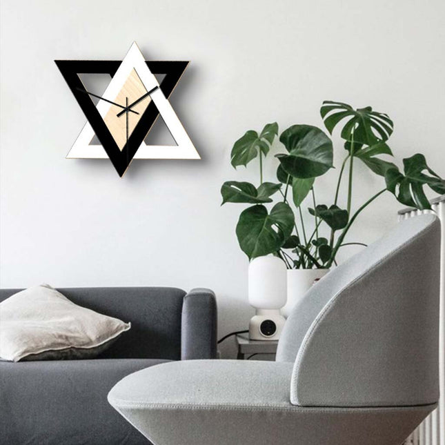 Moderne geometrische wandklok driehoek design