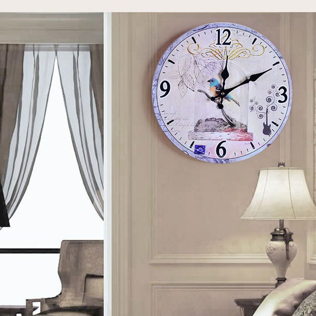 Vintage wandklok design van nummerplaten