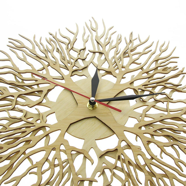Decoratieve wandklok met boomwortel design