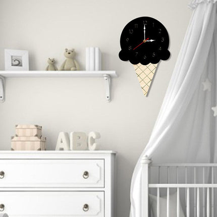 Leuke Wandklok in Vorm van Ijsje