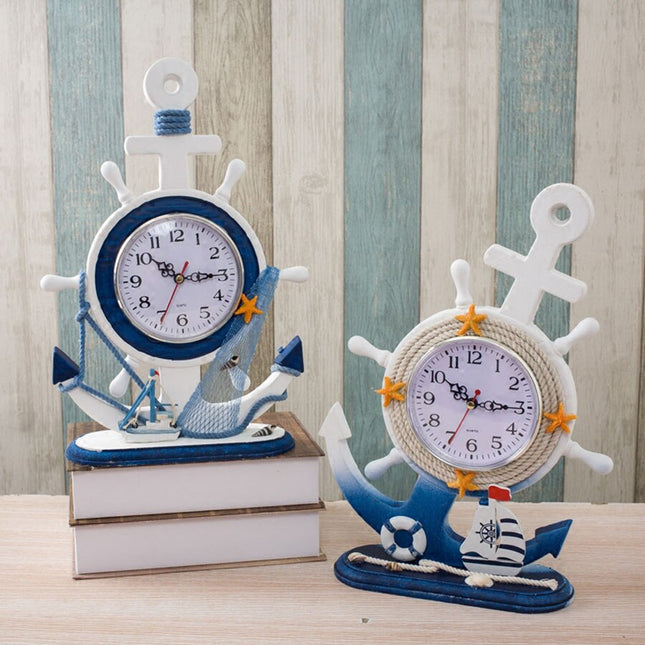 Tafelklok met stuurwiel en vuurtoren