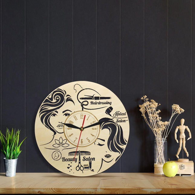 Decoratieve houten klok voor kapsalon