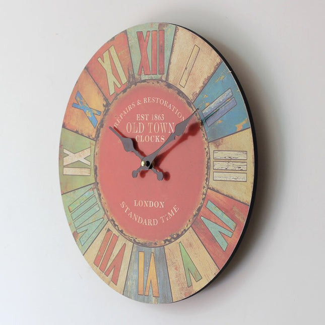 Kleurrijke vintage klok voor kinderkamer