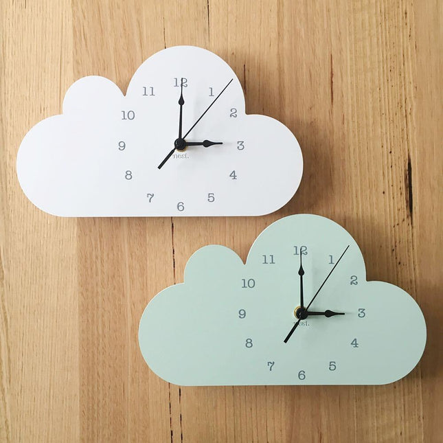 Wandklok wolk met losse regendruppels