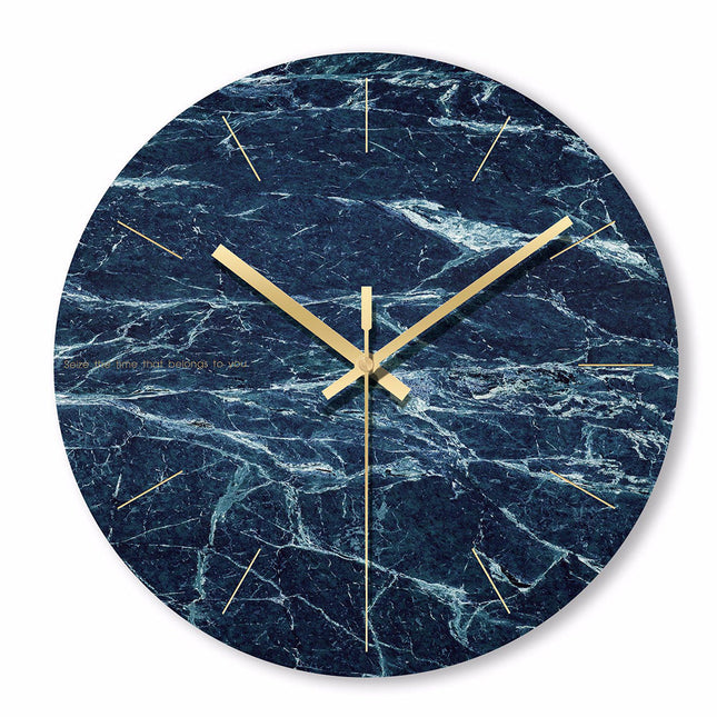 Scandinavische wandklok met marmer effect