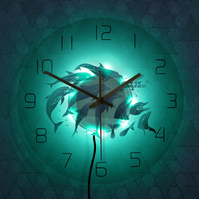 Mooie wandklok met springende dolfijnen