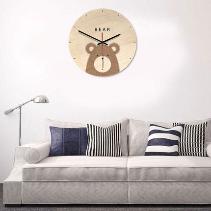 Houten wandklok met beer voor kinderkamer