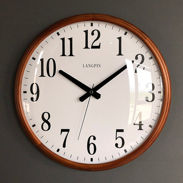 Klassieke houten wandklok met glas