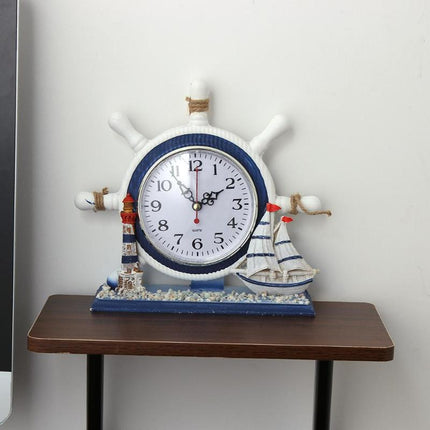 Maritieme tafelklok in stuurwiel vorm