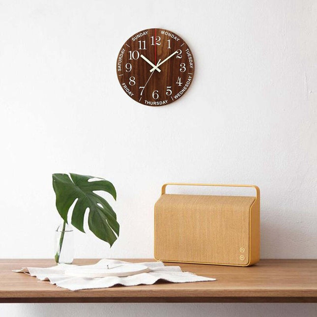 Houten wandklok met dagen van de week