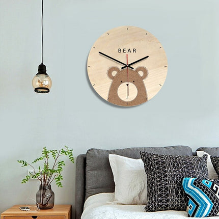 Houten wandklok met beer voor kinderkamer