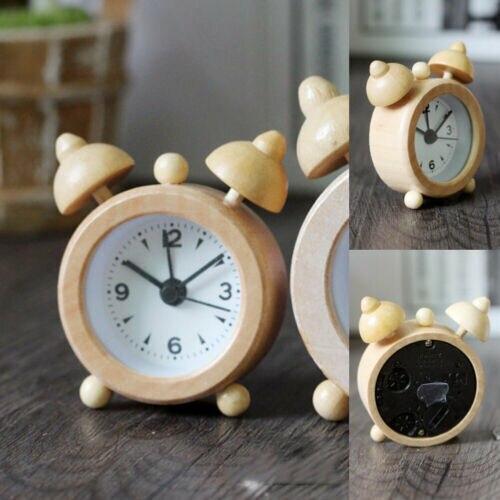 Ronde houten wekker voor nachtkastje