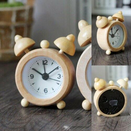 Ronde houten wekker voor nachtkastje
