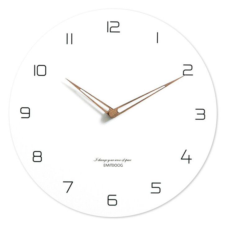 Minimalistische wandklok voor de badkamer