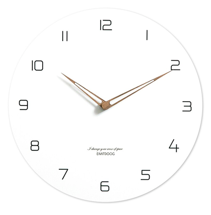 Minimalistische wandklok voor de badkamer