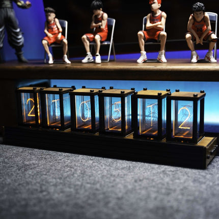 Moderne Nixie buizen klok van hout