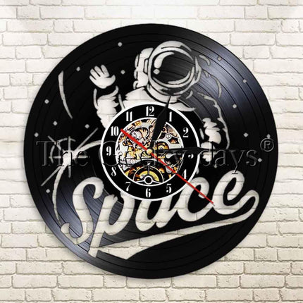 Astronaut vinyl wandklok ruimte thema