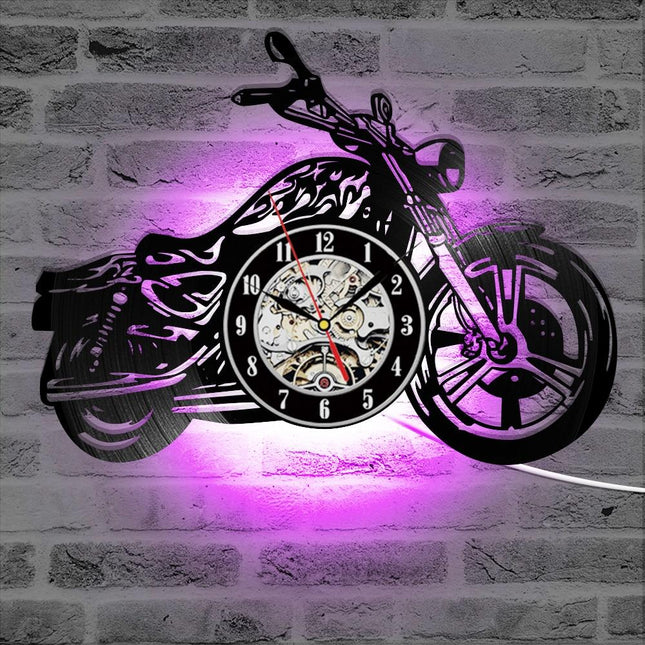 Stoere vinyl wandklok voor motorrijders