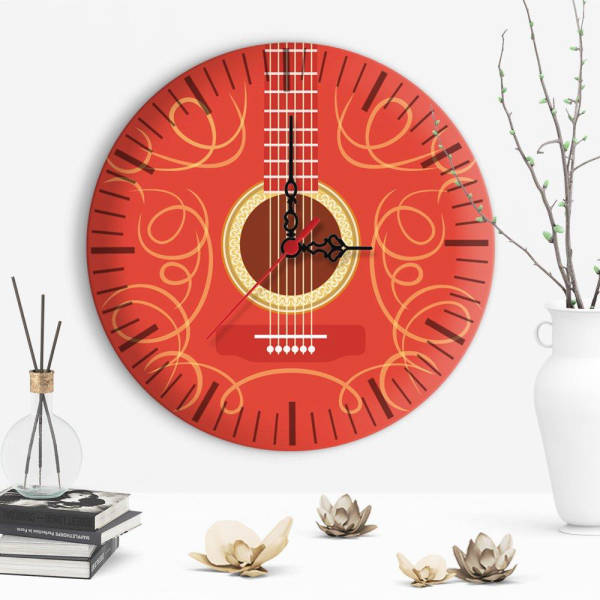 Ronde wandklok met gitaar design