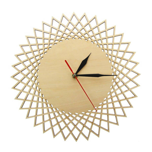 Houten wandklok met rozet design