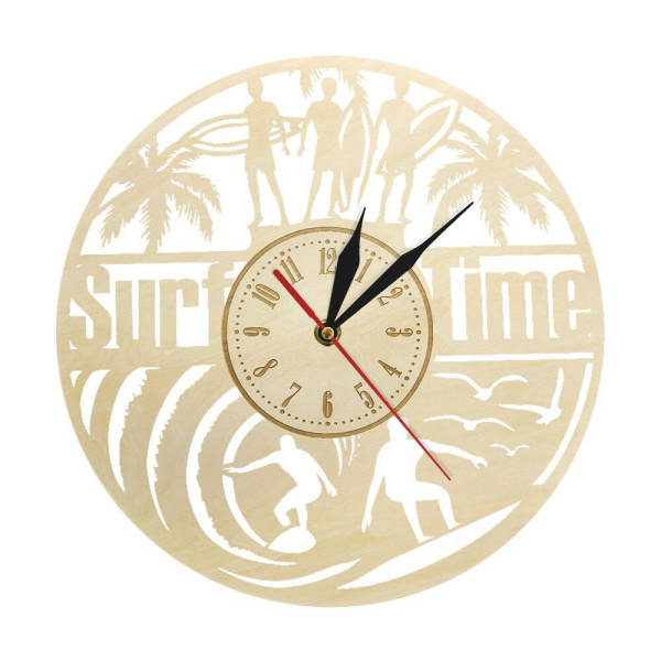Houten wandklok met surf thema