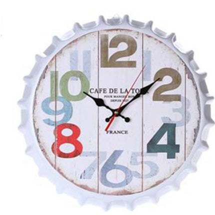 Wandklok industrieel in kroonkurk vorm