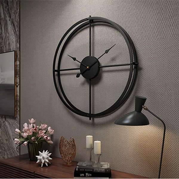 Zwarte Scandinavische metalen wandklok