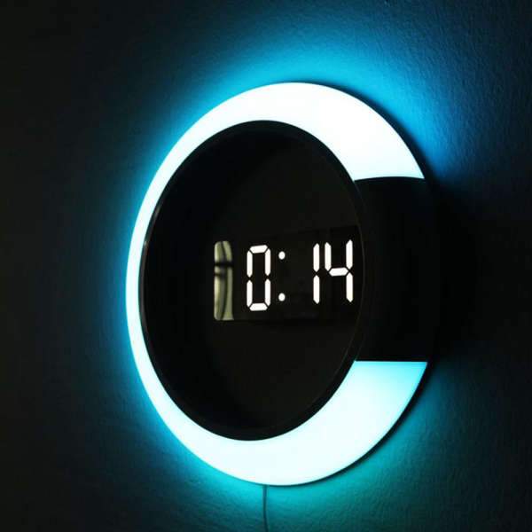 Digitale design wandklok met LED-ring