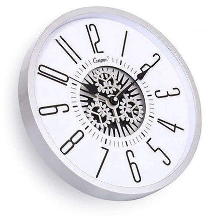 Minimalistische wandklok met zichtbare tandwielen