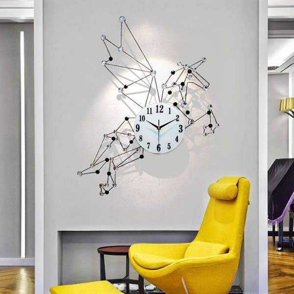 Grote wandklok Pegasus design kristal
