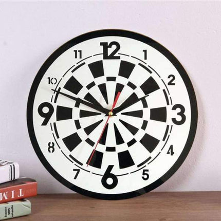 Originele wandklok in dartbord design