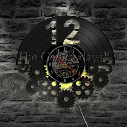 Steampunk vinyl wandklok met LED verlichting