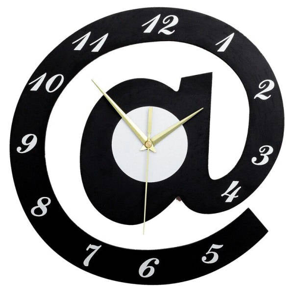 Zwarte design wandklok in apenstaartje vorm