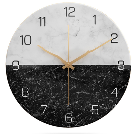 Design wandklok met marmerlook