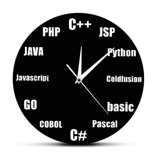 Wandklok voor programmeurs met programmeertalen